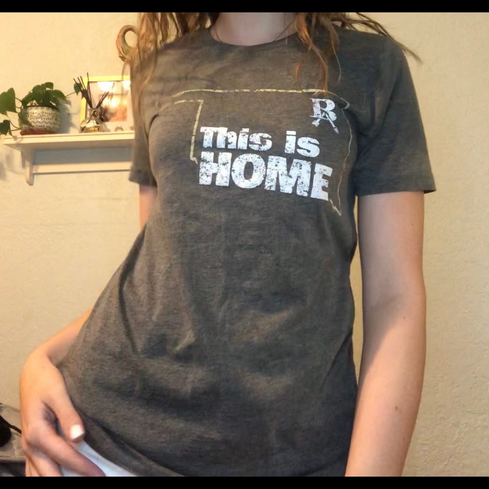 grey broken arrow tee